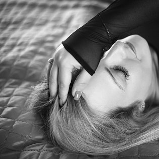 BOUDOIR/GLAMOUR